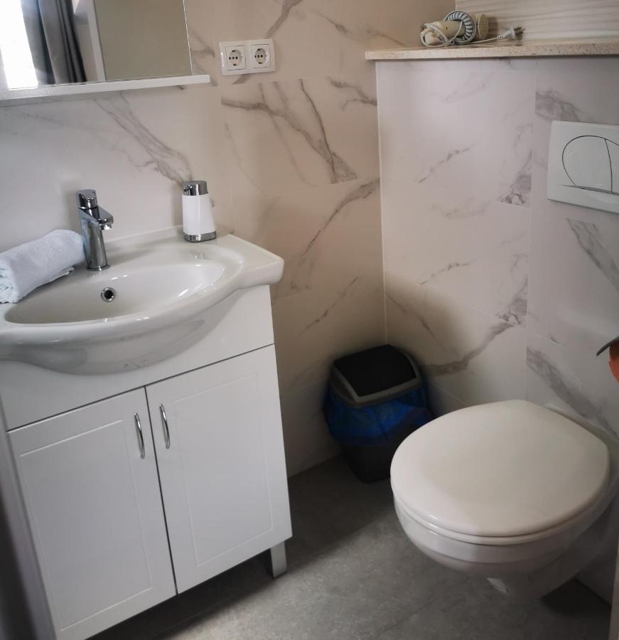 Apartmani "Ivan" Маріна Екстер'єр фото