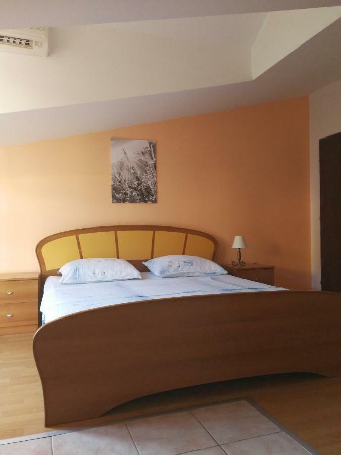 Apartmani "Ivan" Маріна Екстер'єр фото