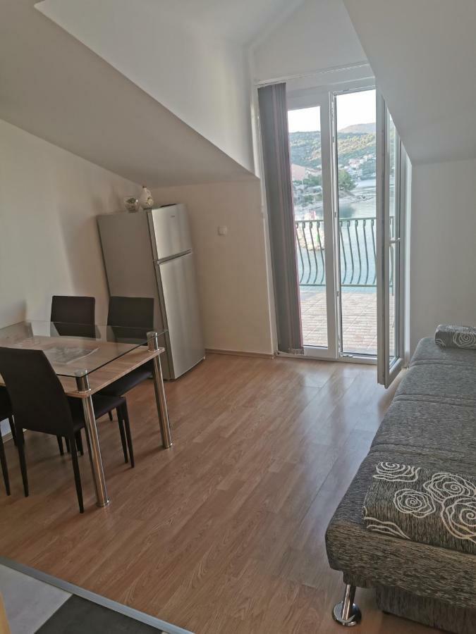 Apartmani "Ivan" Маріна Екстер'єр фото